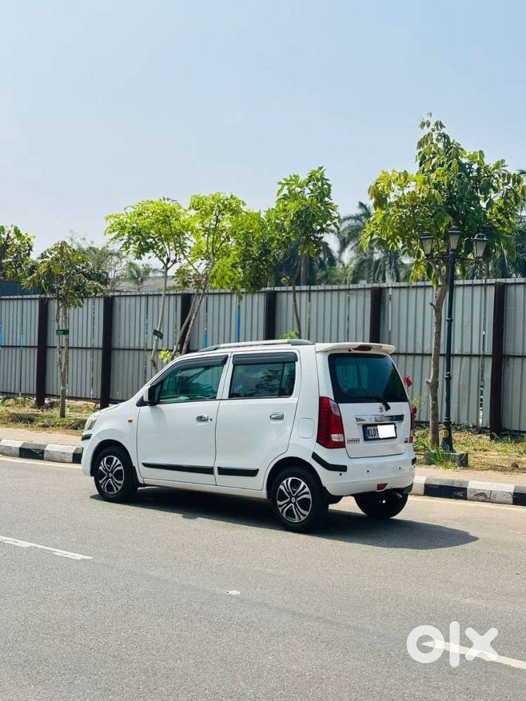 Maruti Suzuki Wagon R 1.0 Vxi Amt, 2016, Petrol