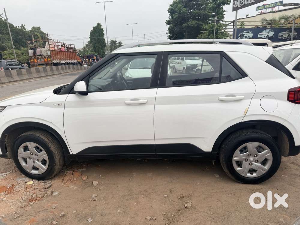 Hyundai Venue S 1.2 Petrol, 2020, Cng & Hybrids
