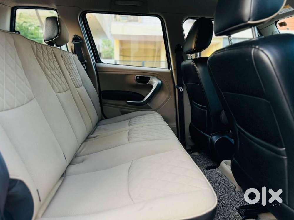 Mahindra Tuv 300, 2020