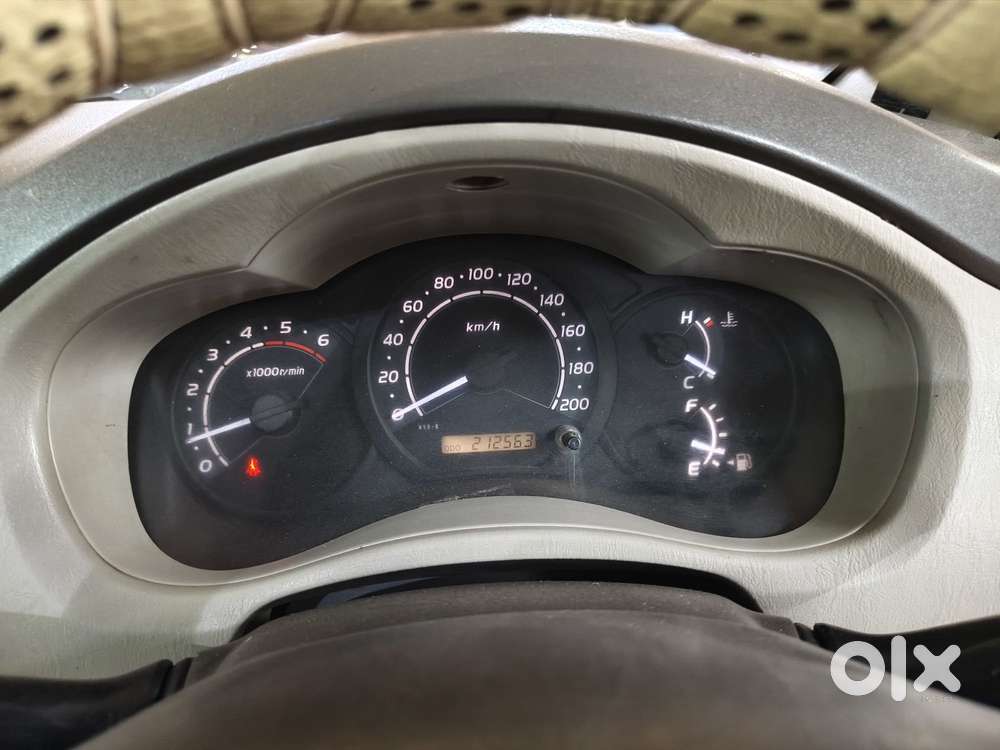 Toyota Innova 2.5 G (diesel) 8 Seater, 2010, Diesel