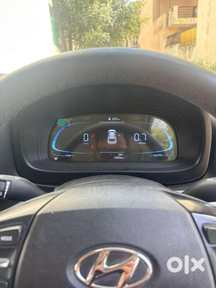 Hyundai Venue 2022 Petrol 33000 Km Driven