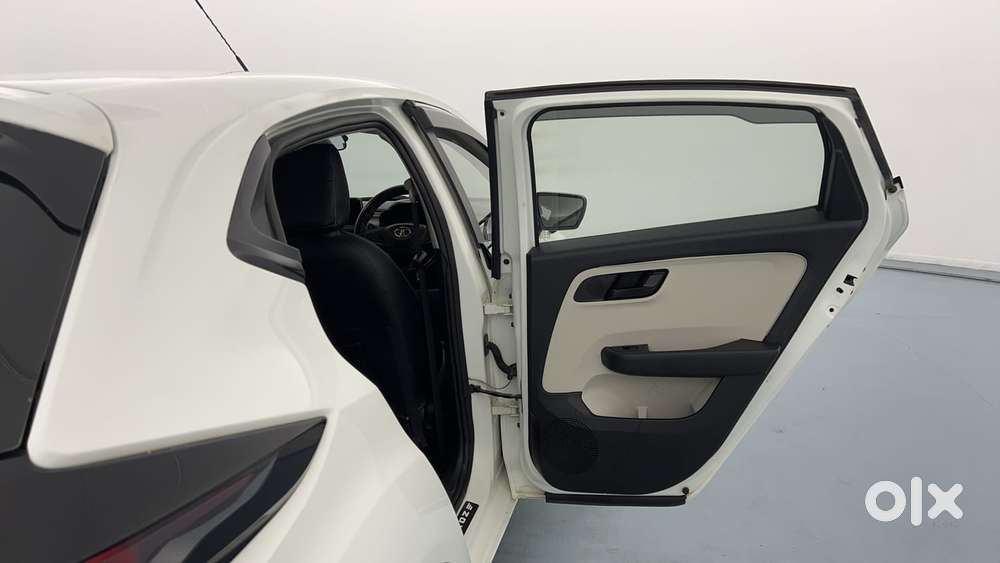 Tata Altroz 1.2 Xt, 2021, Petrol