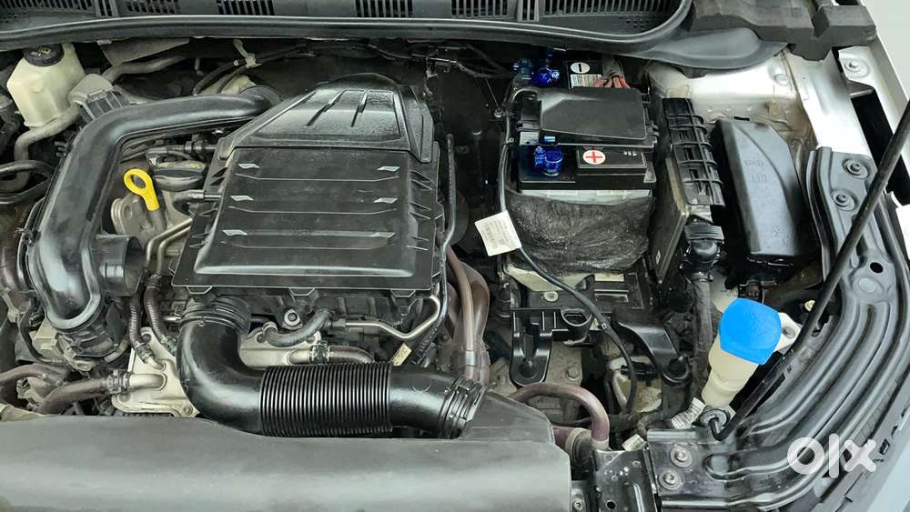 Skoda Slavia Style 1.0l Tsi At, 2022, Petrol