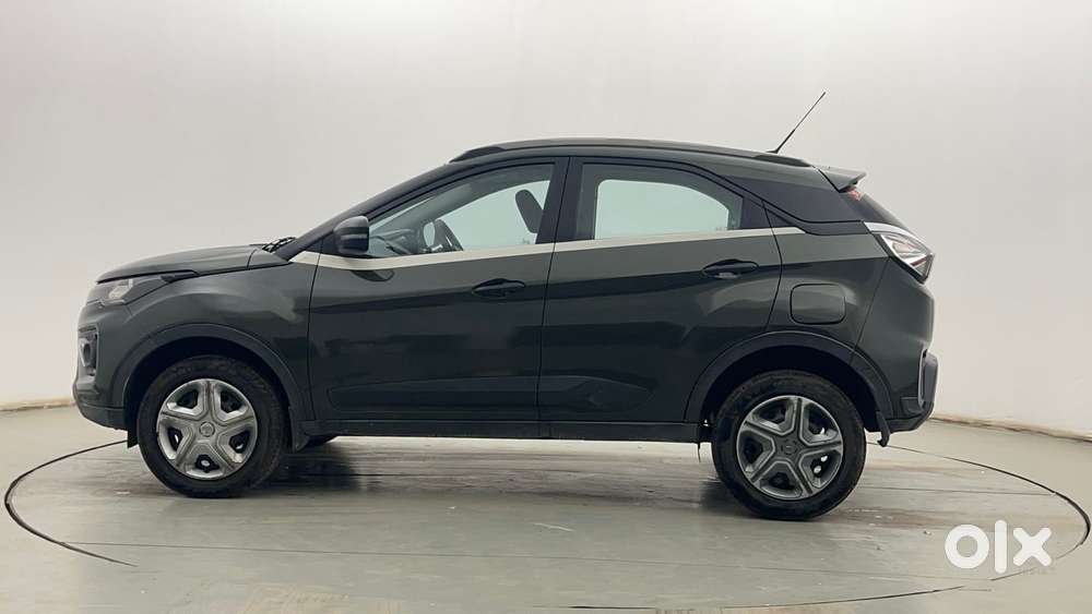 Tata Nexon 1.5 Revotorq Xm, 2022, Diesel