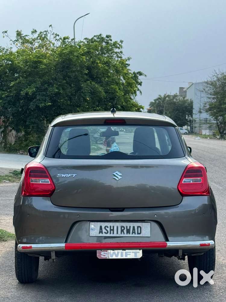 Maruti Suzuki Swift Vxi + Manual, 2024, Petrol