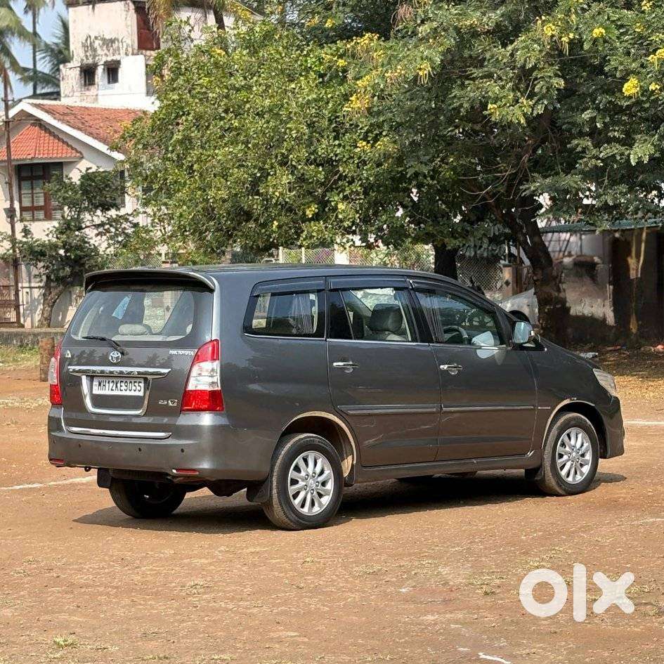 Toyota Innova 2.5 Vx 8 Seater Bs Iv, 2013, Diesel