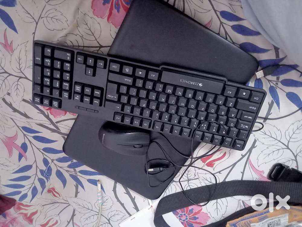 256gb ssd  4gb ram only battery or kyebord not working chalta acha hai