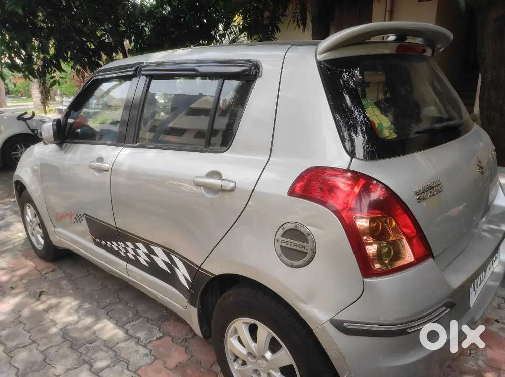 Swift 1.3 ZXI Petrol 2011