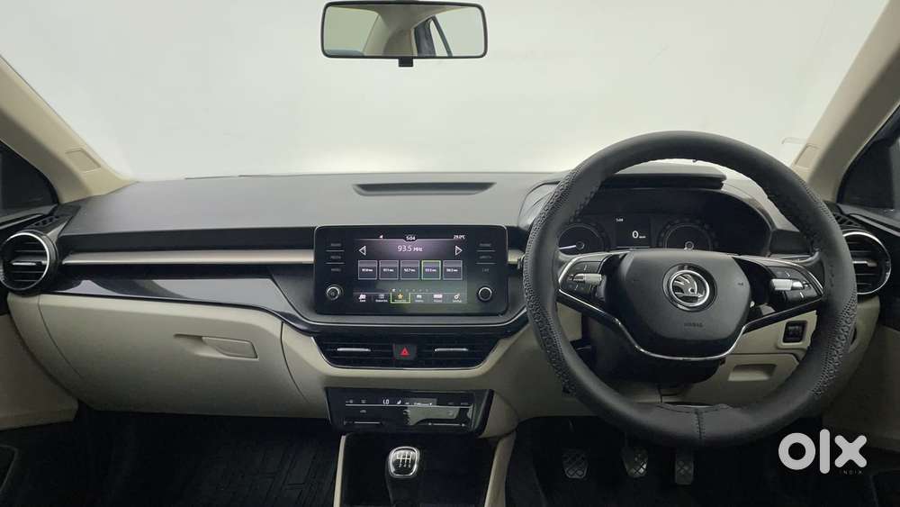 Skoda Slavia Ambition 1.0l Tsi Mt, 2022, Petrol