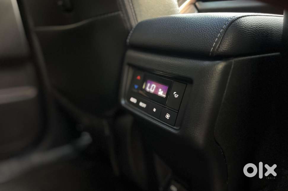 Maruti Suzuki Invicto, 2024, Petrol