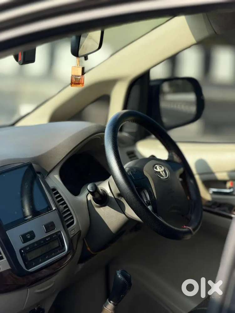 Toyota Innova 2012
