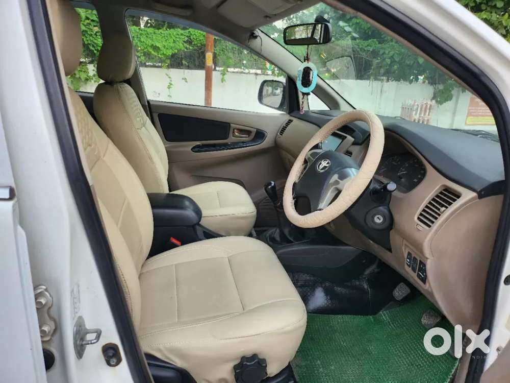 Toyota Innova 2.5 G (diesel) 7 Seater Bs Iv, 2016, Diesel