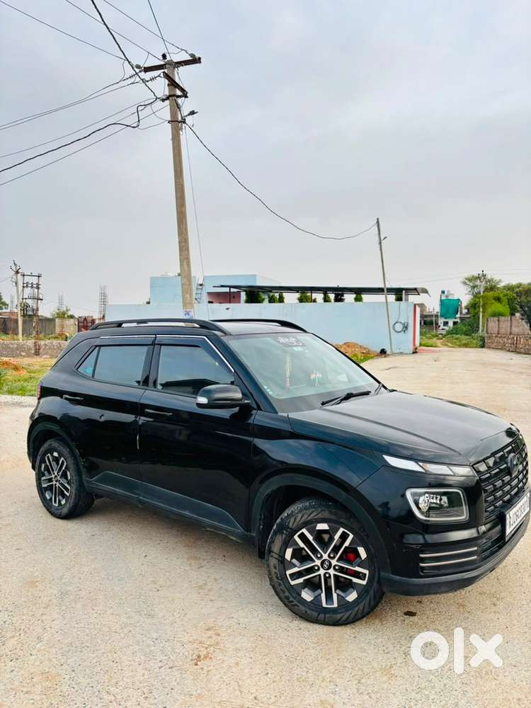 Hyundai Venue Petrol 2024