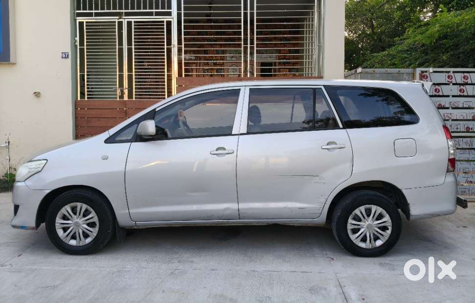 Toyota Innova 2.5 G (diesel) 8 Seater, 2014, Diesel
