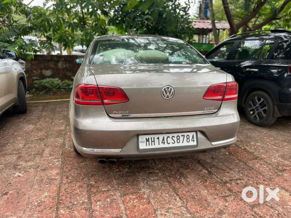 Volkswagen Passat 2011 Diesel 130000 Km Driven