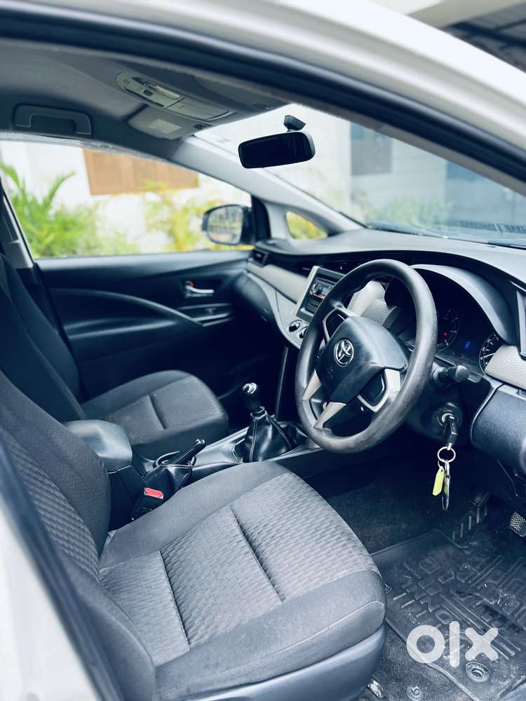 Toyota Innova Crysta 2.4 G Mt, 2017, Diesel