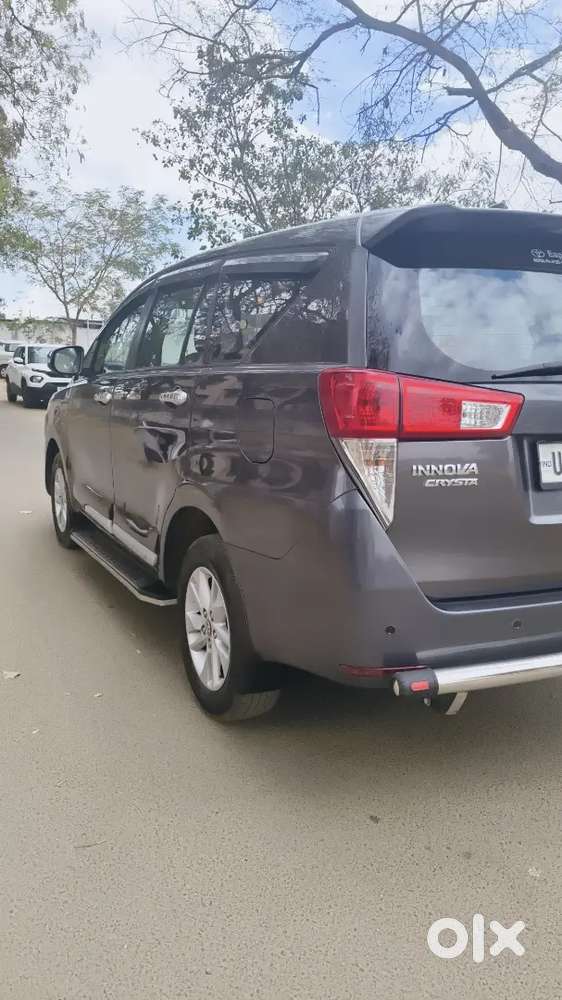 Toyota Innova Crysta 2016 Diesel Well Maintained