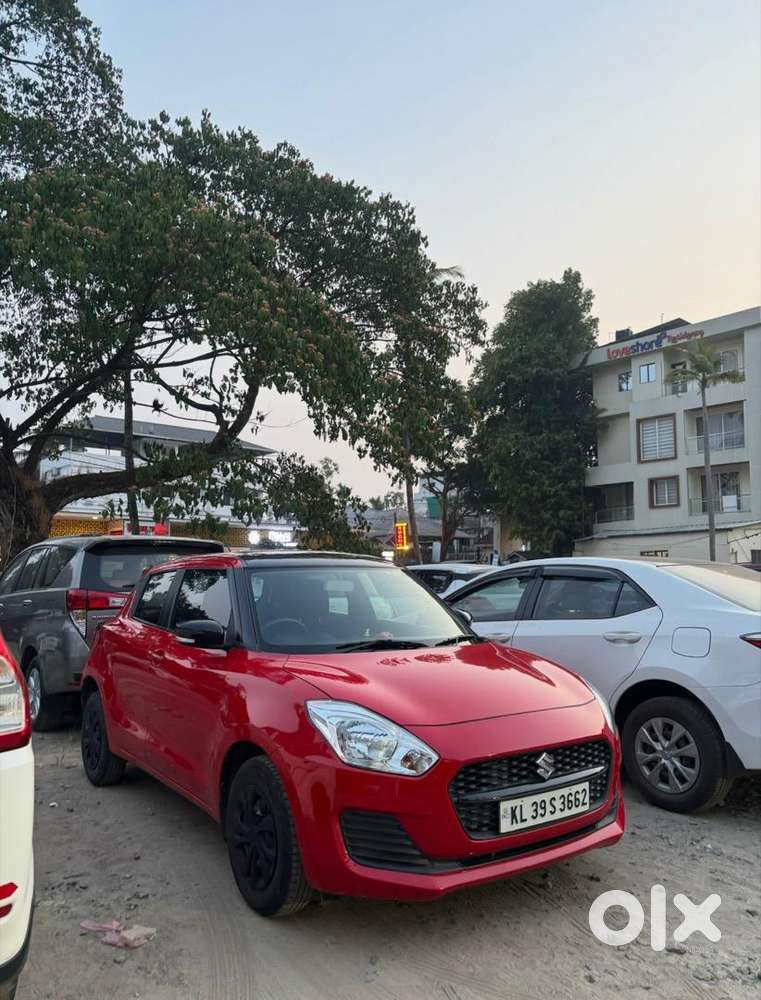 Maruti Suzuki Swift 2022 Swift Vxi Amt Single Owner 33,000 Km