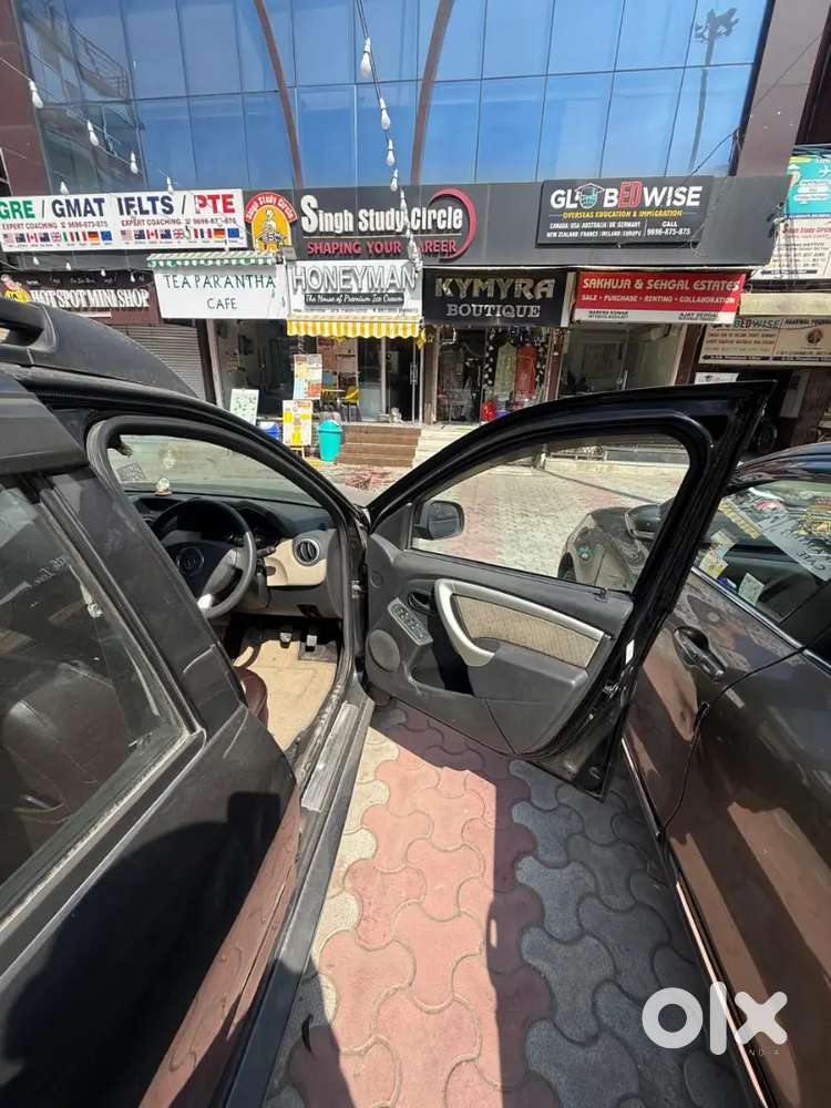 Renault Duster 2014 Petrol Well Maintained