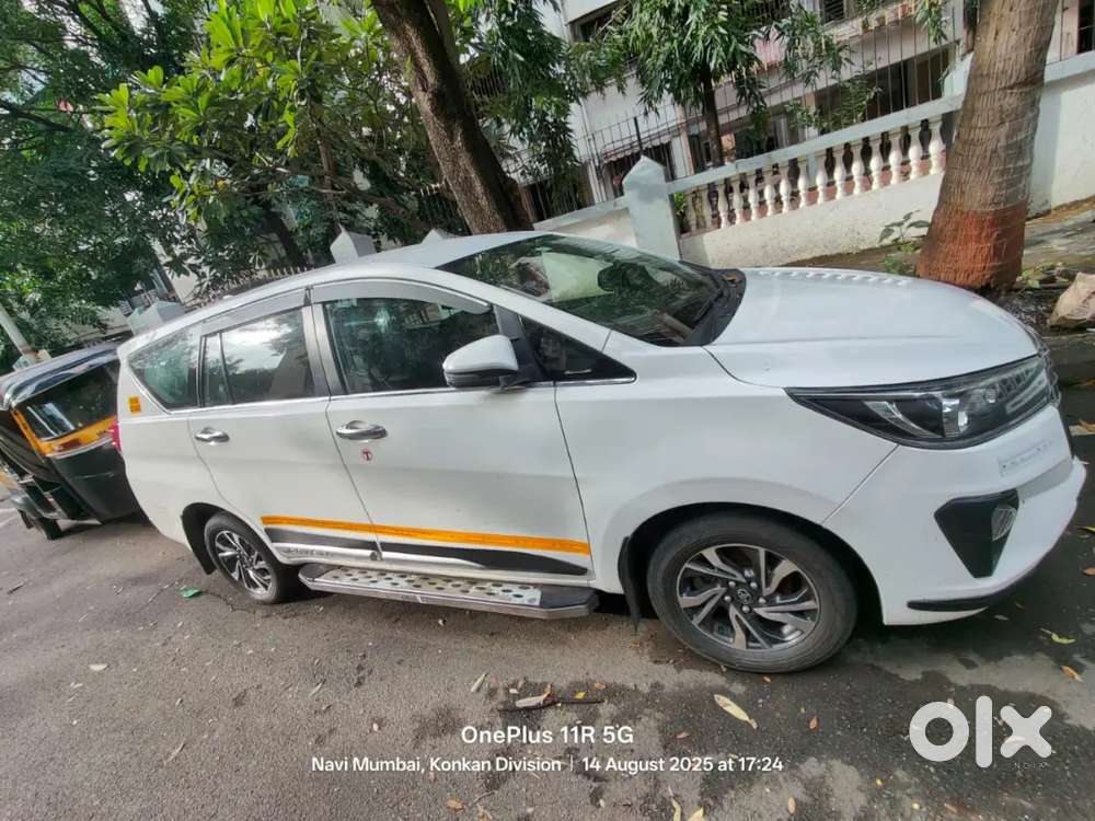 Innova Crysta 8 Sitar