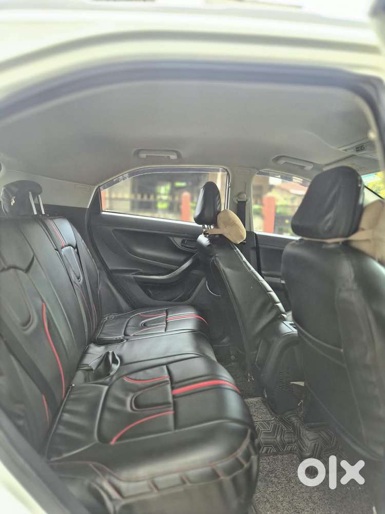 Tata Nexon Smart Plus1.2 Revotron Petrol 5 Mt, 2024, Petrol