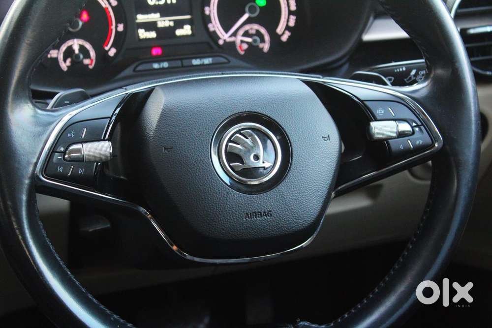 Skoda Slavia 1.0 Ambition Tsi, 2022, Petrol