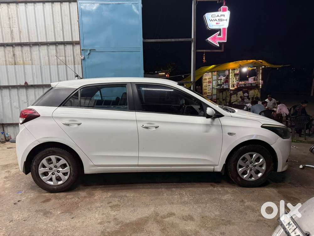 2015 Hyundai I20 Elite Magna Petrol  76,841 Km  2nd Owner
