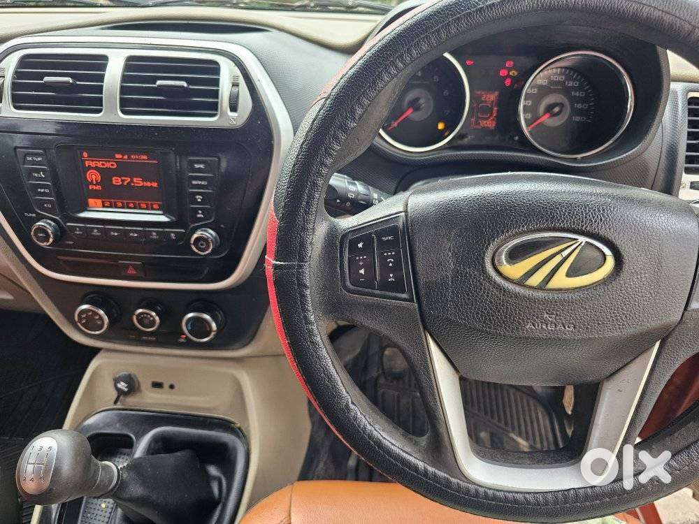 Mahindra Tuv 300 Mhawk100 T8 Dual Tone, 2017, Diesel