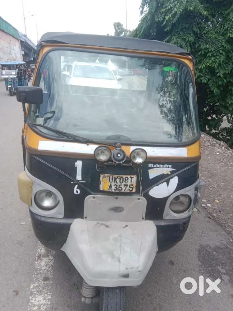 Urgent Bechni Hai Mahindra  2012 Diesel