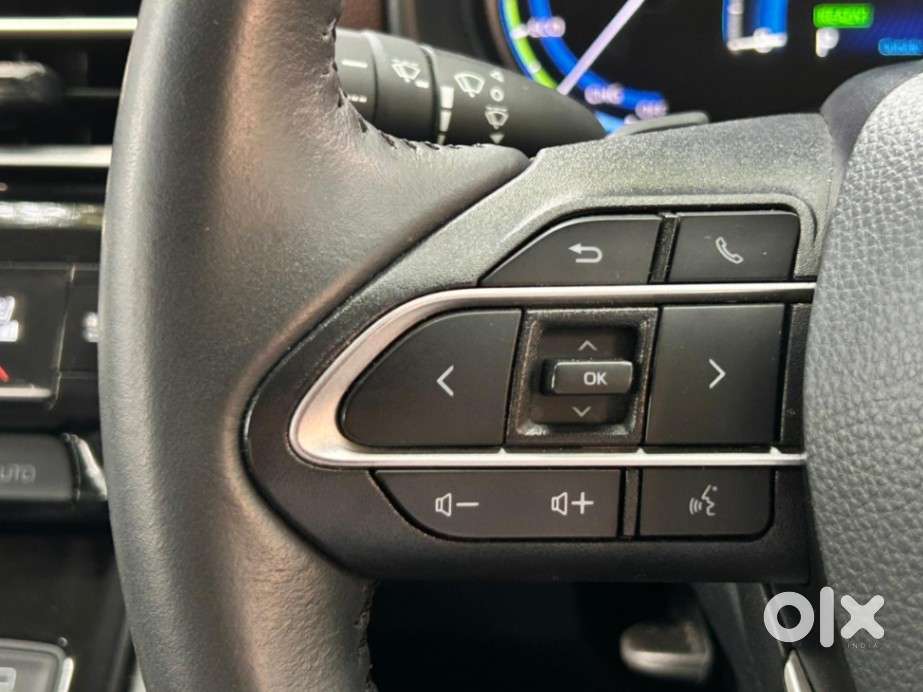 Toyota Innova Hycross 2.0 Zx Hybrid 7 Str, 2024, Petrol