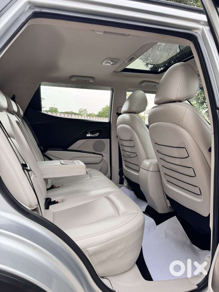 Mahindra Xuv300 W8 Option Dual Tone Diesel, 2019, Diesel