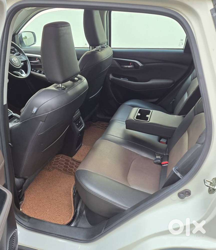 Toyota Urban Cruiser Hyryder 1.5 V Hybrid, 2023, Petrol
