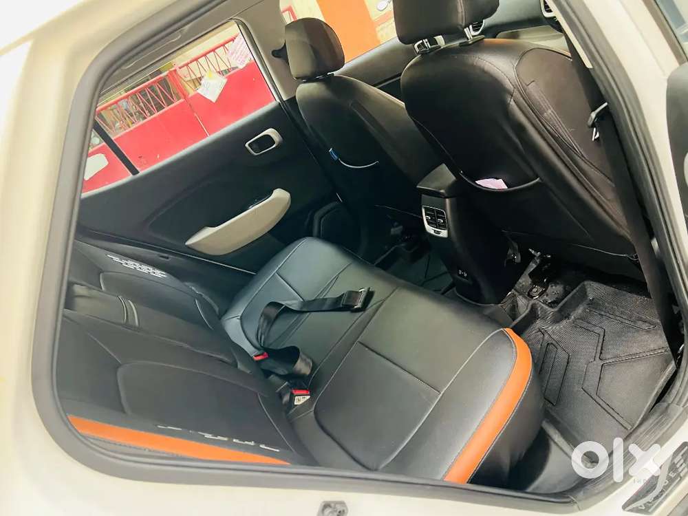 Hyundai Venue 2023 Petrol 6500 Km Driven