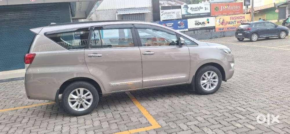 Toyota Innova Crysta 2.4 V, 2016, Diesel