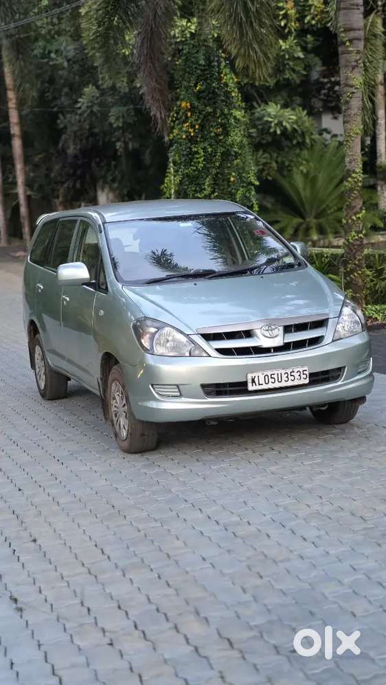 Siingle Owner Used Innova G Company Maintained