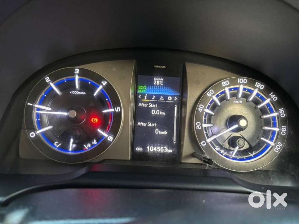 Toyota Innova Crysta 2.4 V 7 Str, 2017, Diesel