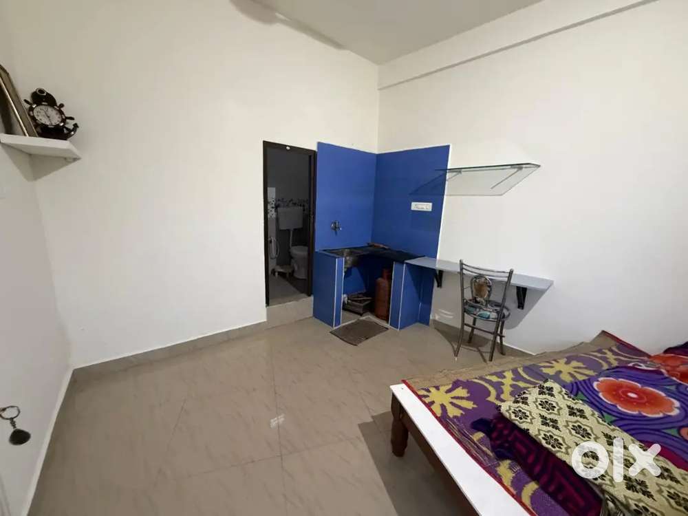 Hebbal 1st stage Room for rent 2nd floor