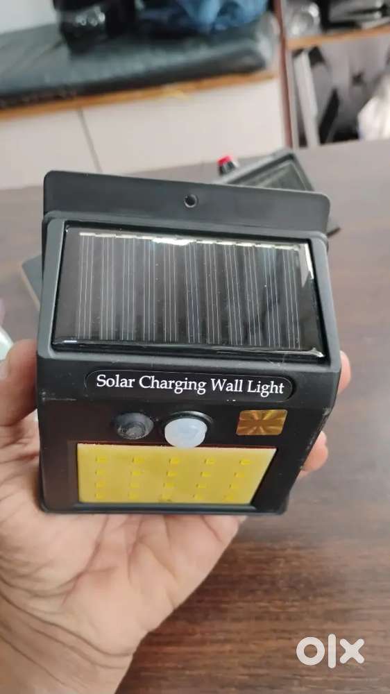 Solar LED wall mount