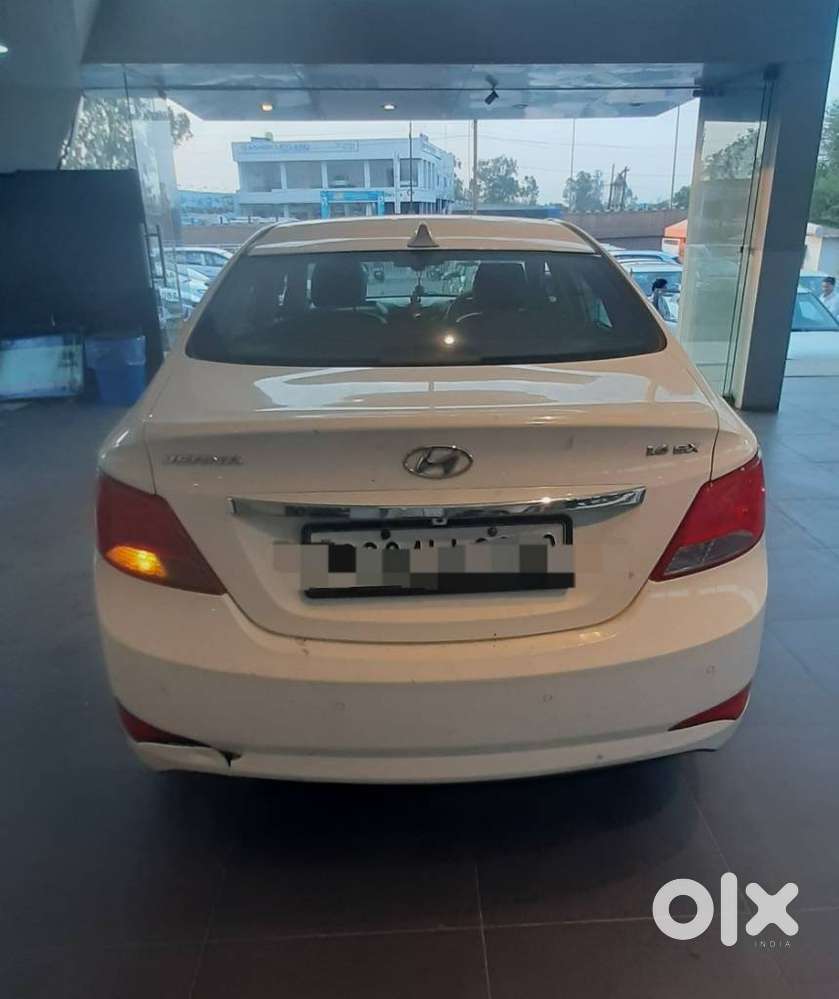 Hyundai Verna 1.6 Vtvt Sx, 2016, Petrol