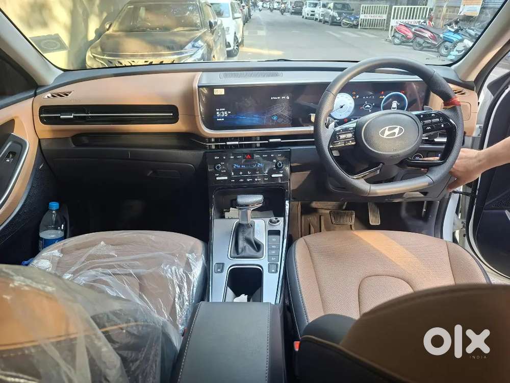 Hyundai Alcazar 2025 2026. Signature