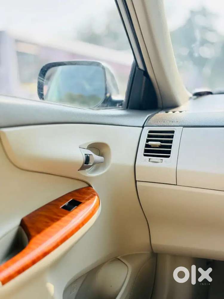 Toyota Corolla Altis 2010 Petrol Well Maintained