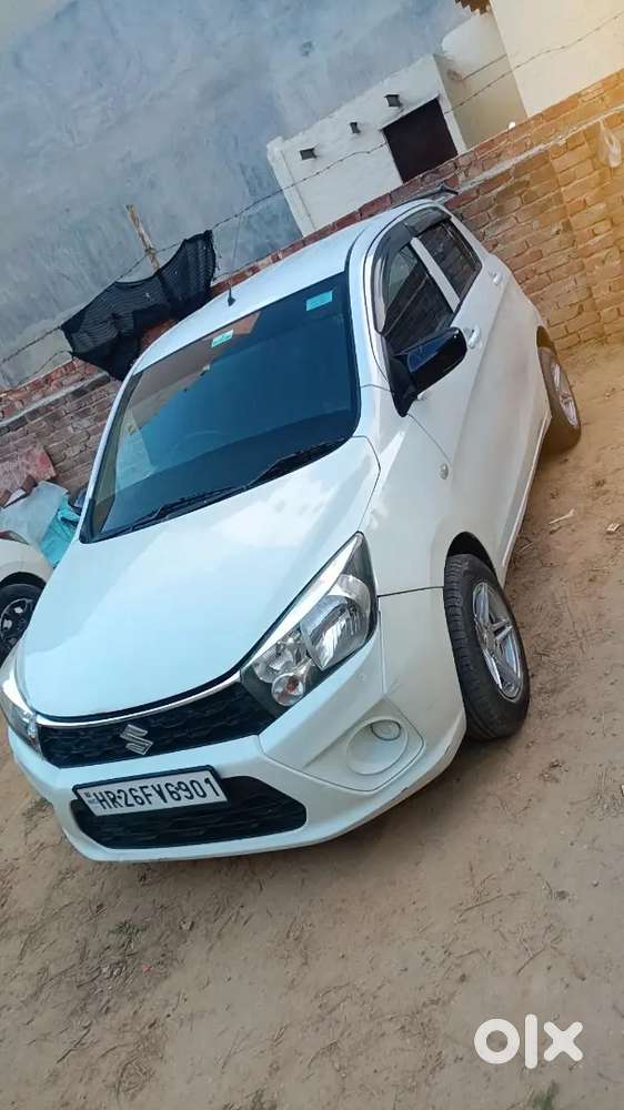 Celerio Car One Hand