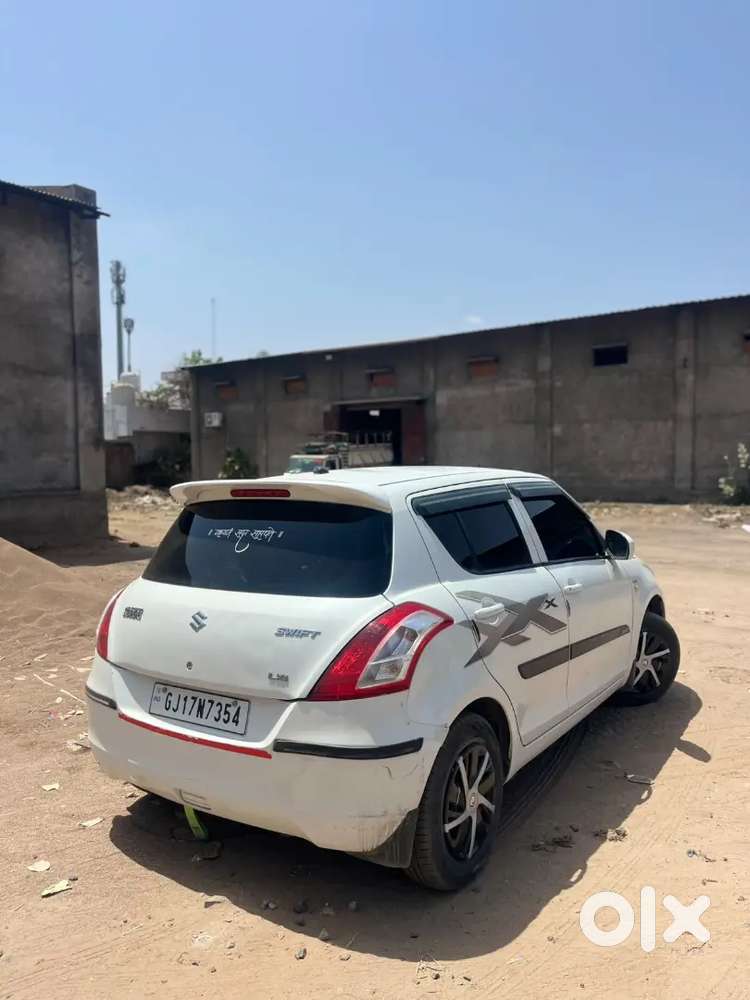 Maruti Suzuki Swift 2012 Cng & Hybrids 82000 Km Driven