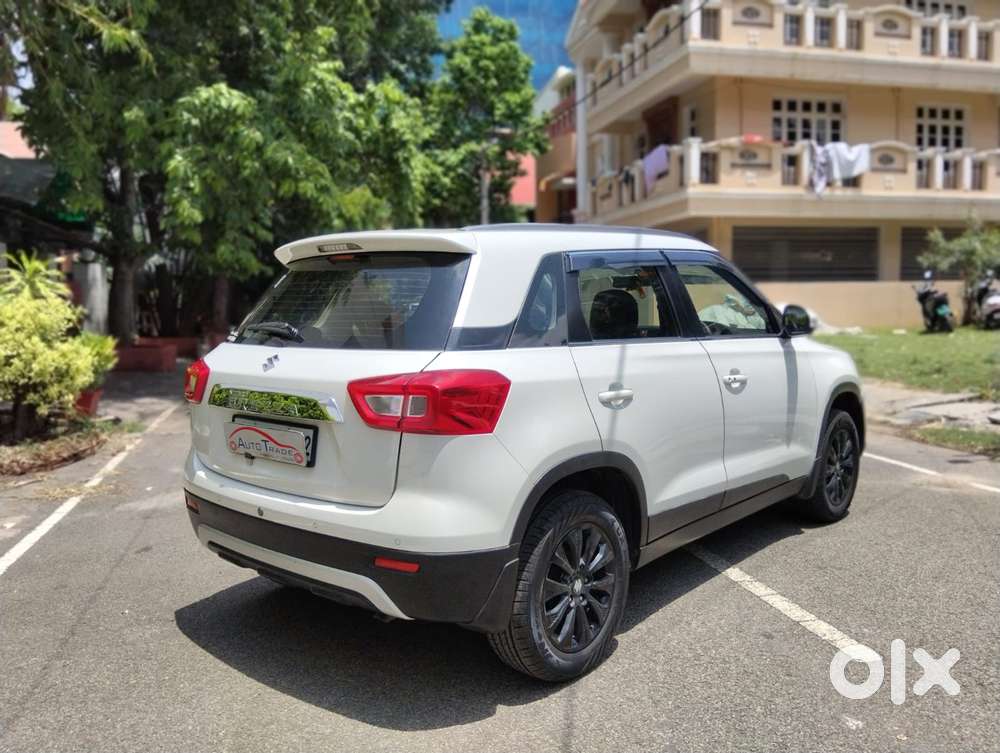 Maruti Suzuki Brezza 1.5 Zxi Smart Hybrid, 2022, Petrol