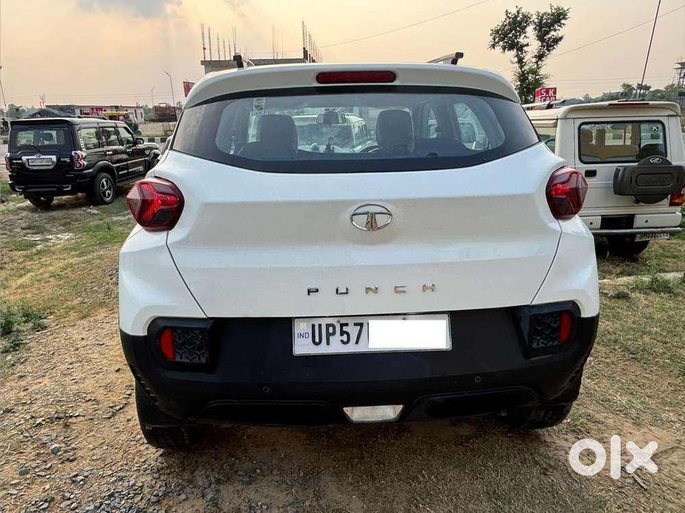 Tata Punch Petrol 2023  Showroom Condtion 40 Hjar Driven