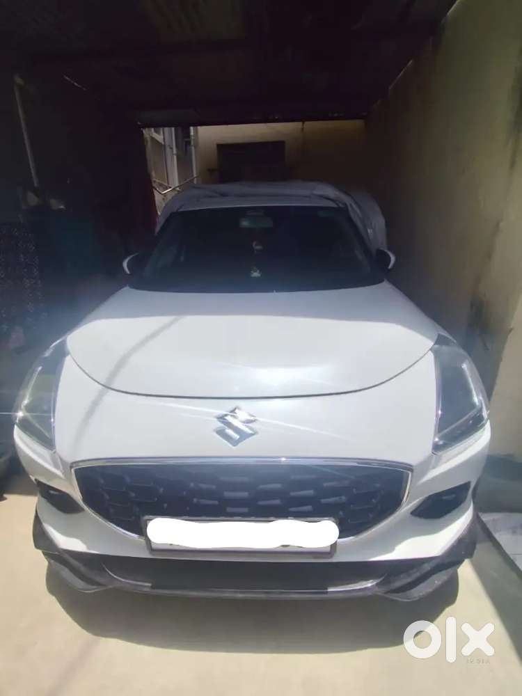 Maruti Suzuki Swift 2025 Petrol 1500 Km Driven In Showroom Condition