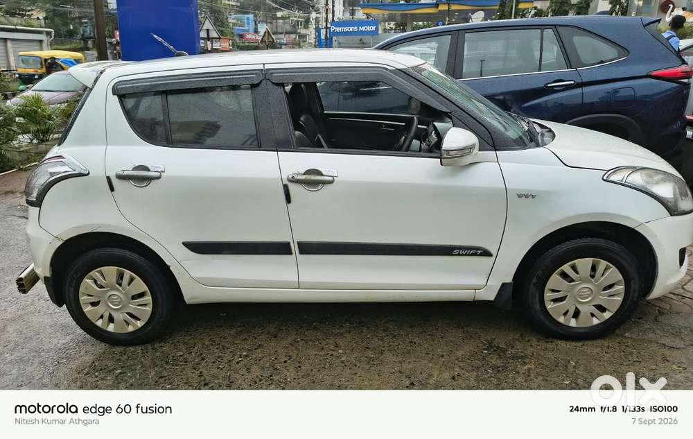 Maruti Suzuki Swift Vxi + Manual, 2013, Petrol