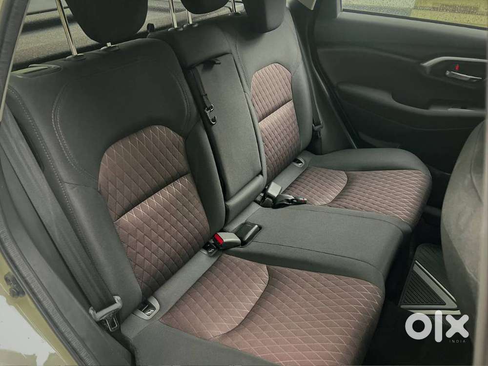Maruti Suzuki Grand Vitara 1.5 Delta Smart Hybrid At, 2023, Petrol