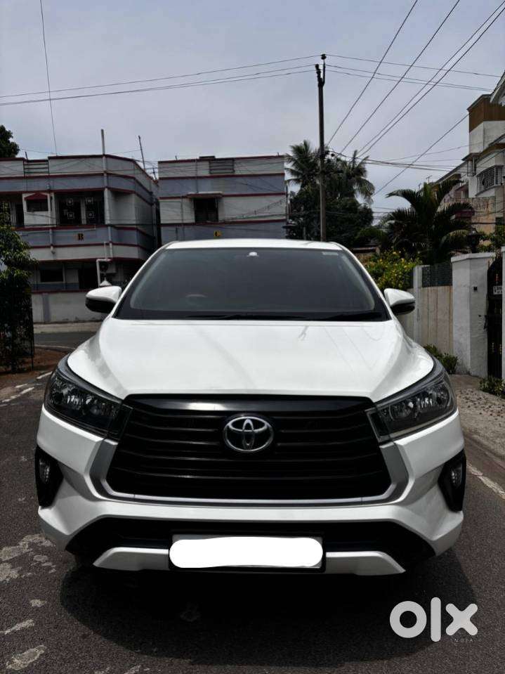 Toyota Innova Crysta 2.4 G Mt 8s, 2022, Diesel