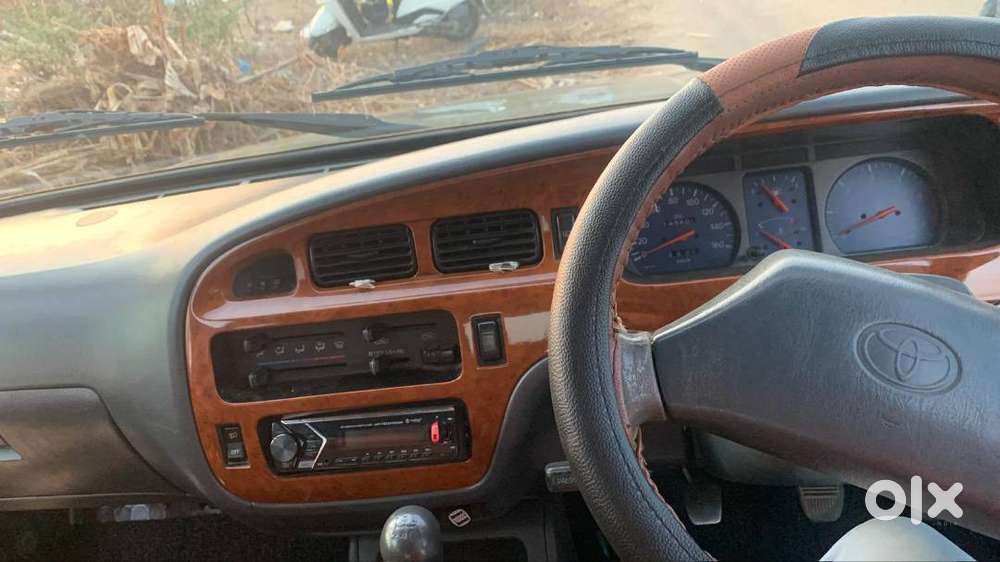 Toyota Qualis 2004 Version